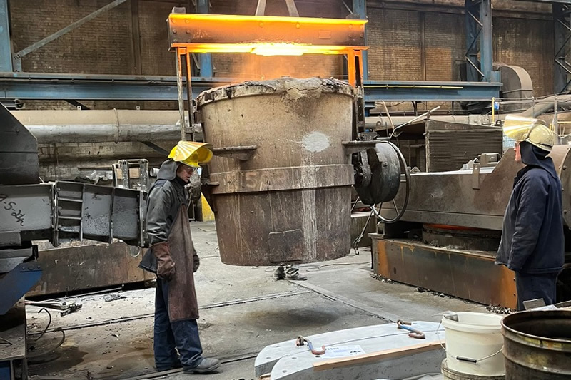 Innovative Piece Of Precast Skimming Off Vermiculite Whilst Ladle Pouring 